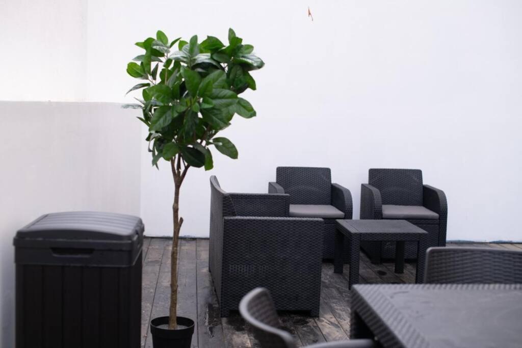 Ferienwohnung Perfectly Located Studio, Seaview, 2 Min To Sea! #6 Tel Aviv-Jaffa Exterior foto
